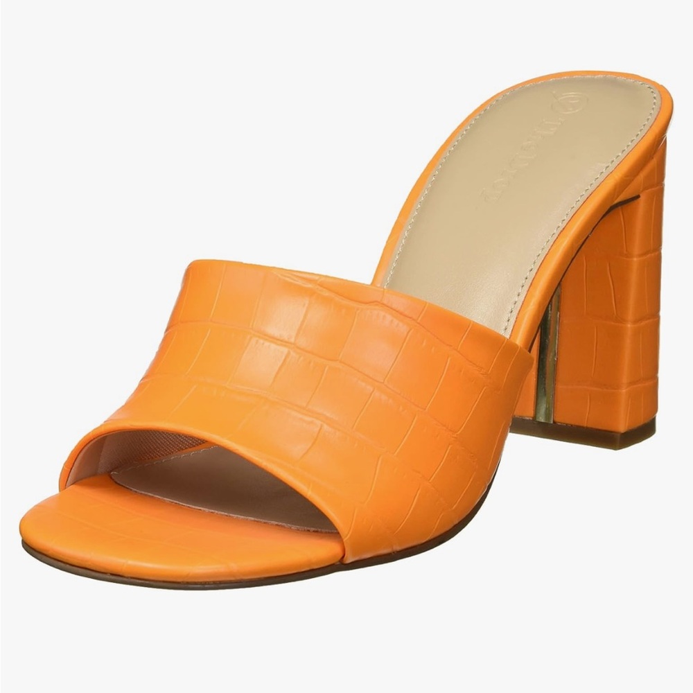 NWT, The Drop orange chunky heels from Amazon 🧡